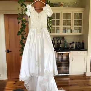 Vintage wedding dress